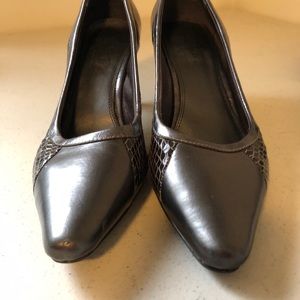 Metallic Pewter Heels Size 9